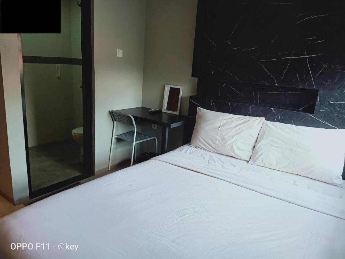 Reddoorz Plus Near Radio Dalam 3 Jakarta Exteriér fotografie