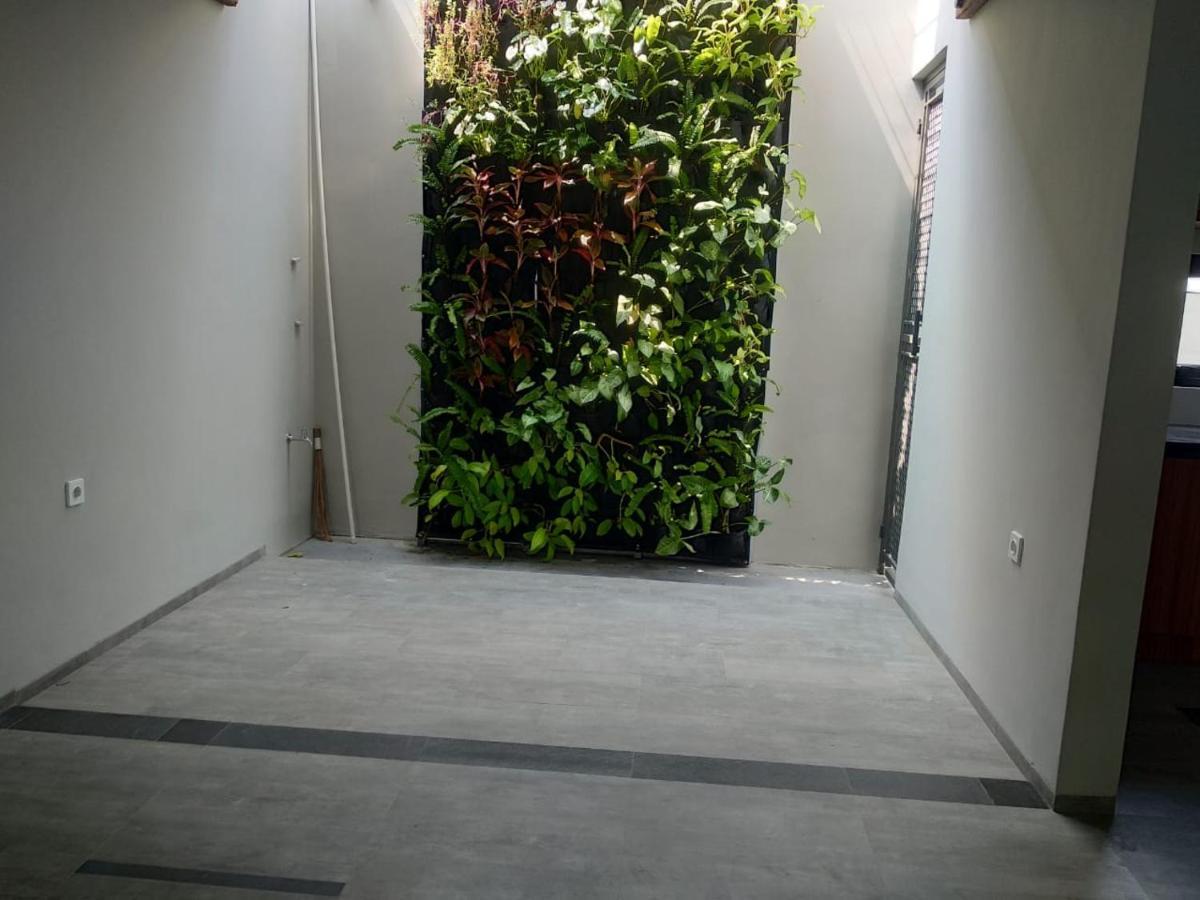 Reddoorz Plus Near Radio Dalam 3 Jakarta Exteriér fotografie