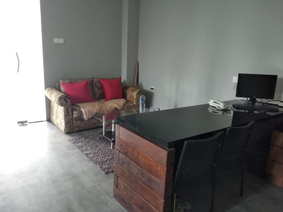 Reddoorz Plus Near Radio Dalam 3 Jakarta Exteriér fotografie