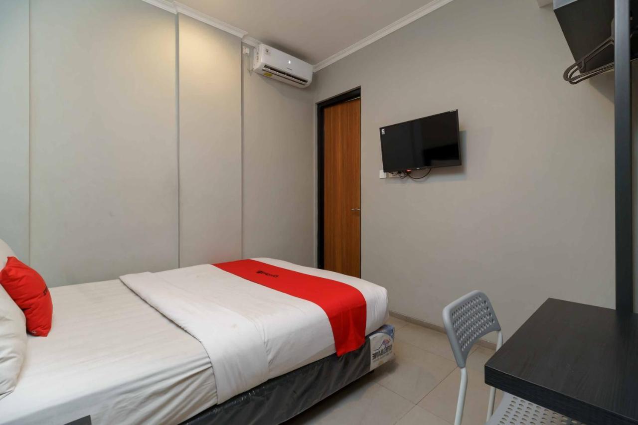 Reddoorz Plus Near Radio Dalam 3 Jakarta Exteriér fotografie